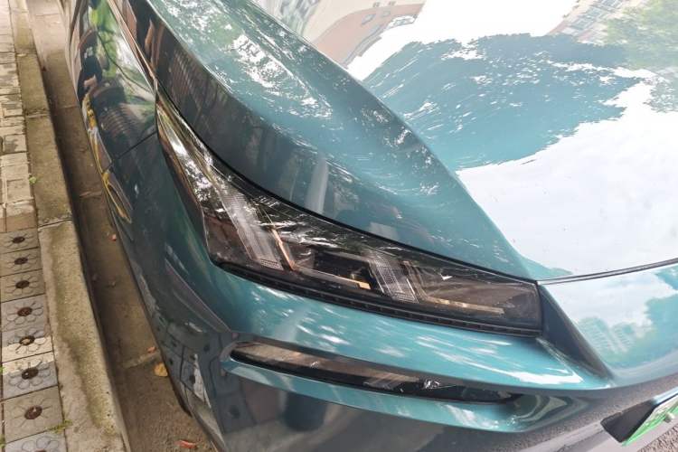 Used AION V 2023 Plus 70 Smart Enjoyment Seven-Seater Edition Ternary Lithium Right Front Headlight
