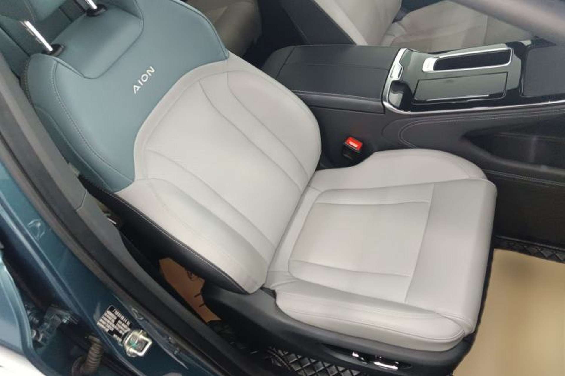 Used AION V 2023 Plus 70 Smart Enjoyment Seven-Seater Edition Ternary Lithium Right Front Seat