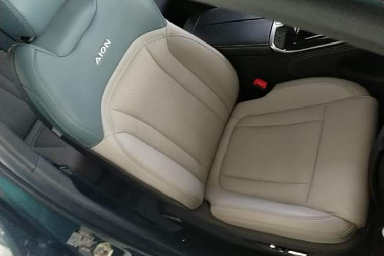 Used AION V 2023 Plus 70 Smart Enjoyment Seven-Seater Edition Ternary Lithium Right Front Seat