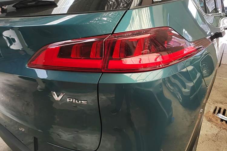 Used AION V 2023 Plus 70 Smart Enjoyment Seven-Seater Edition Ternary Lithium Right Rear Taillight