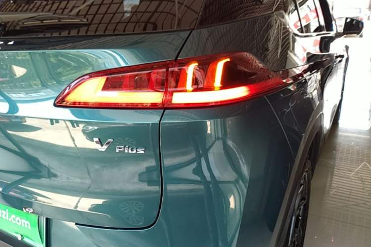 Used AION V 2023 Plus 70 Smart Enjoyment Seven-Seater Edition Ternary Lithium Right Rear Taillight