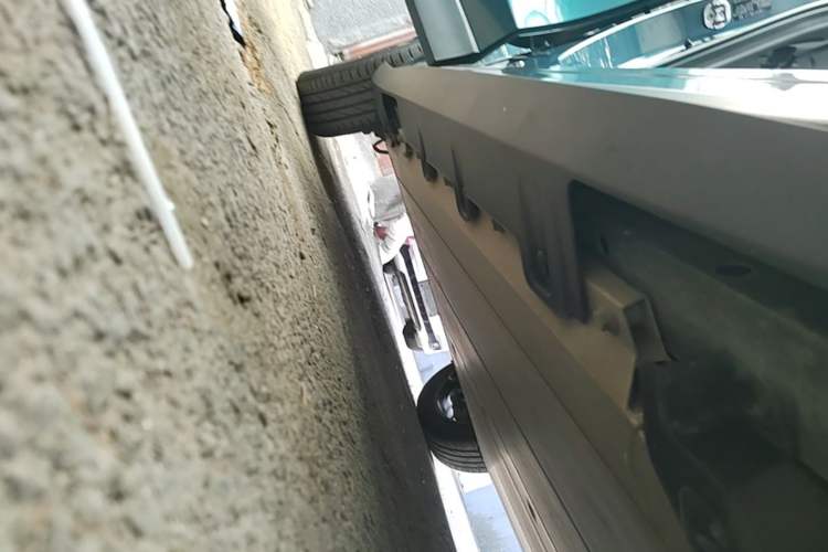 Used AION V 2023 Plus 70 Smart Enjoyment Seven-Seater Edition Ternary Lithium Right Side Sill