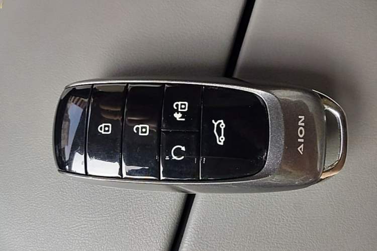 Used AION V 2023 Plus 70 Smart Tech Edition Lithium Iron Phosphate Vehicle Key