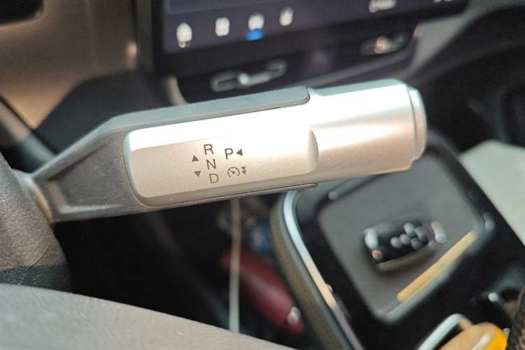 Used AION V 2023 Plus 70 Smart Edition Ternary Lithium Gear Lever