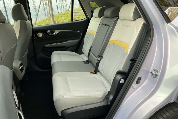 Used AION V 2023 Plus 70 Smart Enjoyment Seven-Seater Edition Ternary Lithium Left Rear Seat