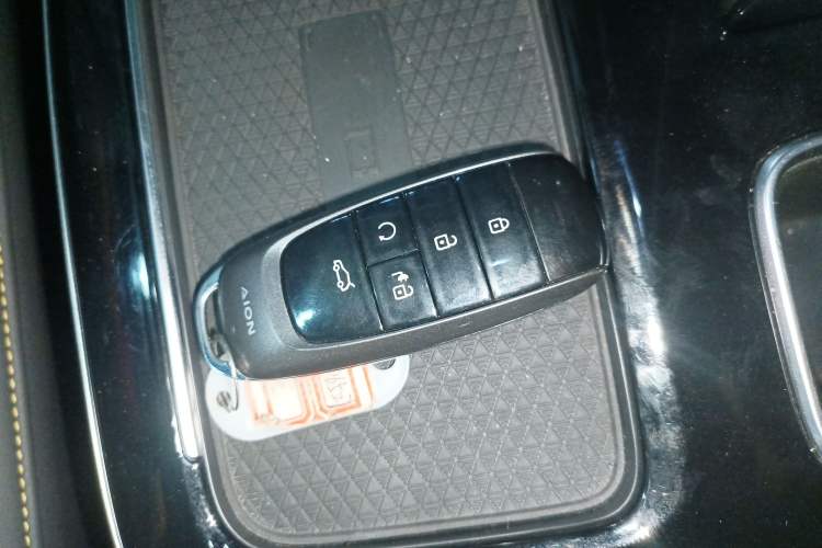 Used AION V 2023 Plus 70 Smart Enjoyment Seven-Seater Edition Ternary Lithium Vehicle Key