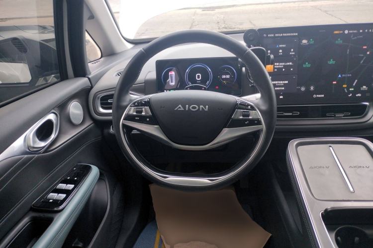 Used AION V 2023 Plus 80 Smart Technology Edition Ternary Lithium Steering Wheel