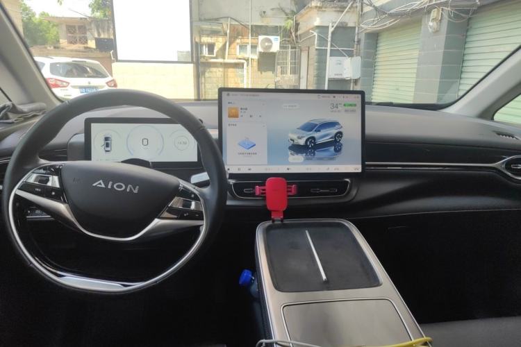 Used AION V 2023 Plus 70 Smart Tech Edition Lithium Iron Phosphate Center Console