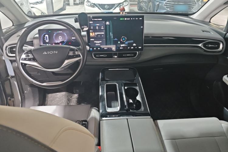 Used AION V 2023 Plus 70 Smart Tech Edition Lithium Iron Phosphate Center Console