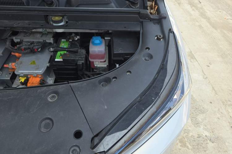 Used AION V 2023 Updated Plus 70 Intelligent Edition Ternary Lithium Engine Bay Left