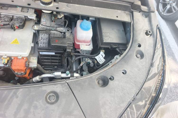 Used AION V 2023 Plus 70 Smart Enjoyment Seven-Seater Edition Ternary Lithium Engine Bay Left