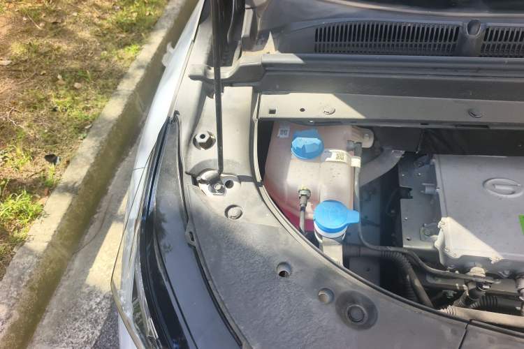 Used AION V 2023 Plus 70 Smart Enjoyment Seven-Seater Edition Ternary Lithium Engine Bay Right