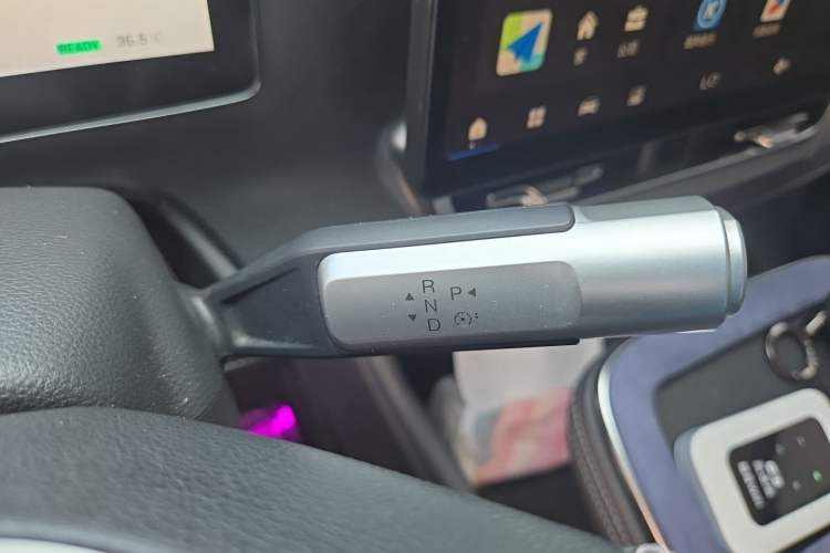 Used AION V 2023 Updated Plus 70 Intelligent Edition Ternary Lithium Gear Lever