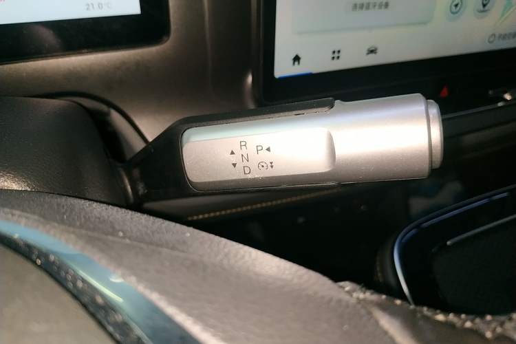Used AION V 2023 Plus 70 Smart Edition Ternary Lithium Gear Lever