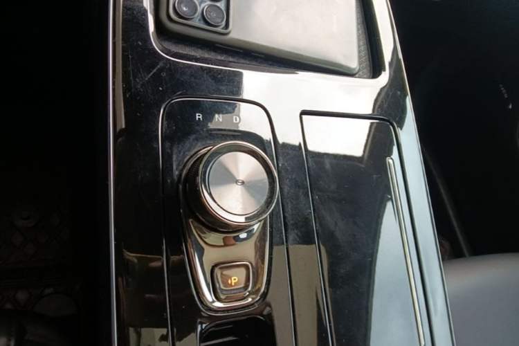 Used AION V 2023 Updated Plus 70 Intelligent Edition Lithium Iron Phosphate Gear Lever