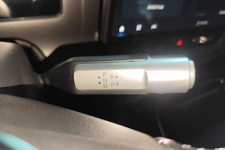 Used AION V 2023 Plus 70 Seven-seater Business Edition Gear Lever