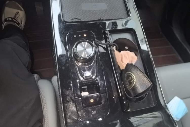 Used AION V 2023 Plus 80 Smart Technology Edition Ternary Lithium Gear Lever