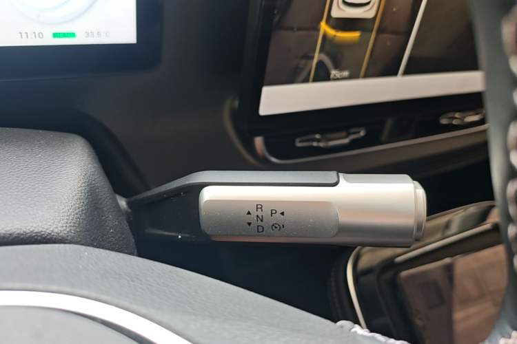 Used AION V 2023 Plus 70 Smart Edition Ternary Lithium Gear Lever
