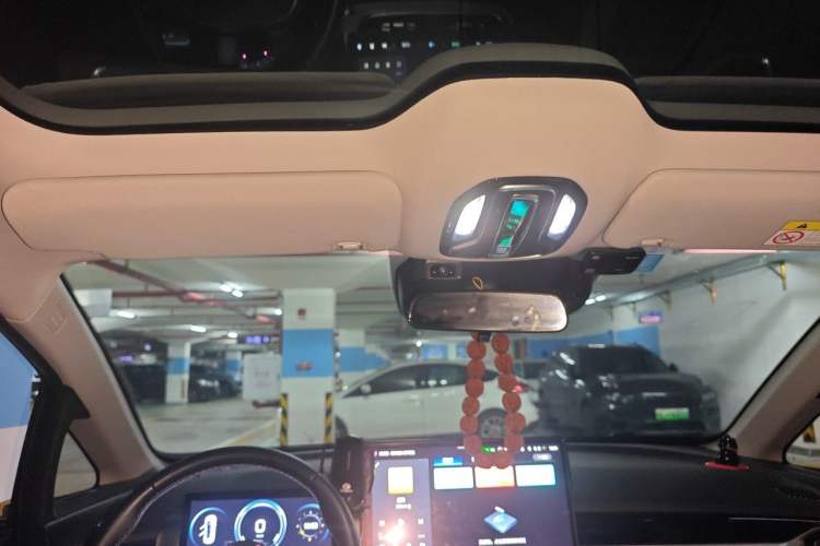 Used AION V 2023 Plus 80 Smart Technology Edition Ternary Lithium Headliner