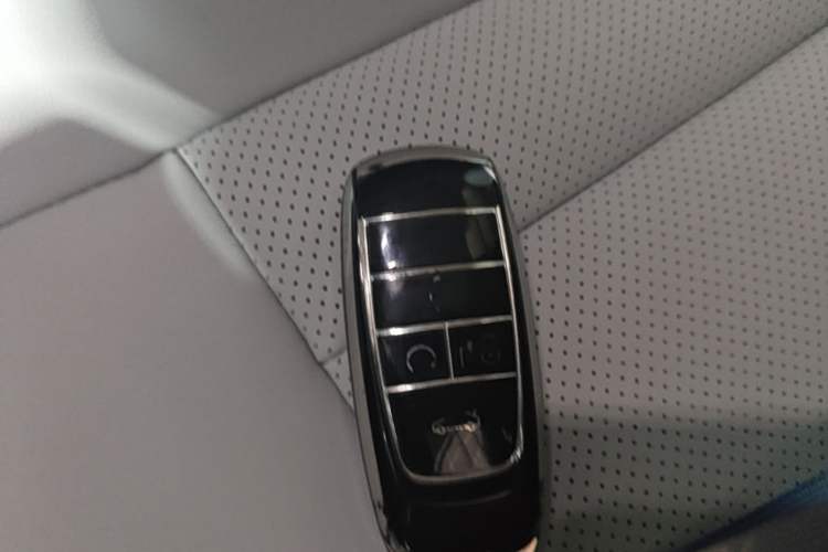 Used AION V 2023 Plus 70 Smart Tech Edition Lithium Iron Phosphate Interior 1