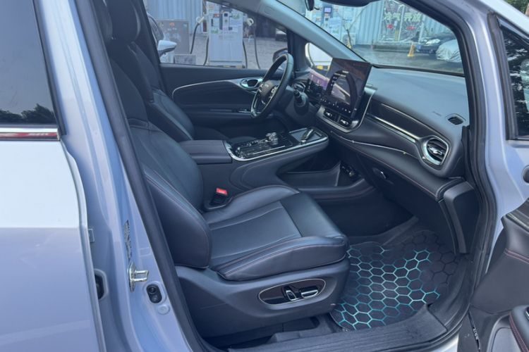 Used AION V 2023 Plus 80 Smart Technology Edition Ternary Lithium Interior 1