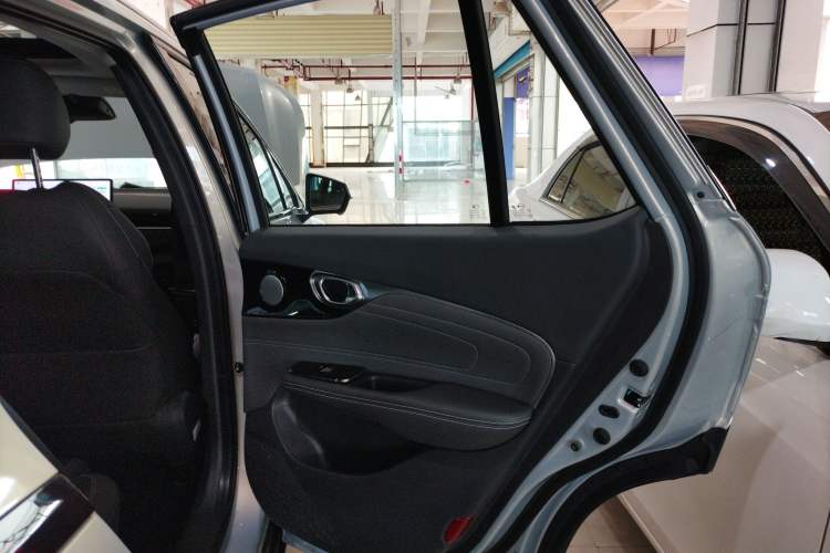 Used AION V 2023 Plus 70 Smart Tech Edition Lithium Iron Phosphate Interior 3