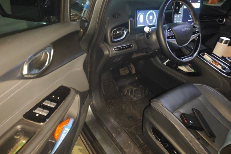 Used AION V 2023 Plus 80 Smart Technology Edition Ternary Lithium Interior 3