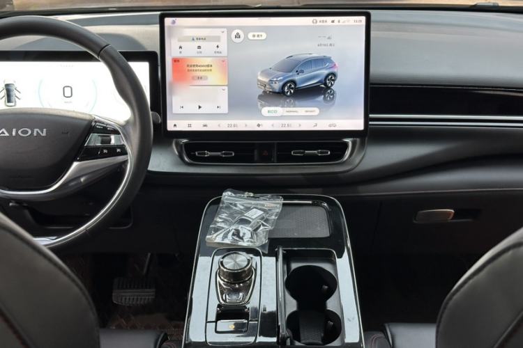 Used AION V 2023 Updated Plus 70 Intelligent Edition Lithium Iron Phosphate Interior 3