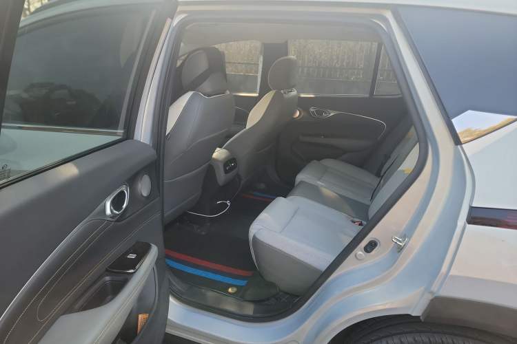 Used AION V 2023 Plus 80 Smart Technology Edition Ternary Lithium Interior 4