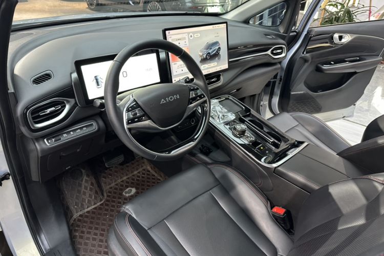 Used AION V 2023 Updated Plus 70 Intelligent Edition Lithium Iron Phosphate Interior 5
