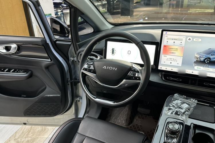 Used AION V 2023 Updated Plus 70 Intelligent Edition Lithium Iron Phosphate Interior 9