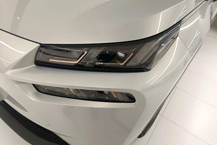Used AION V 2023 Plus 70 Smart Enjoyment Seven-Seater Edition Ternary Lithium Left Front Headlight