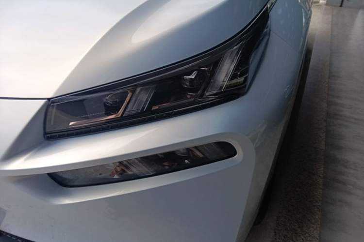 Used AION V 2023 Updated Plus 70 Intelligent Edition Lithium Iron Phosphate Left Front Headlight