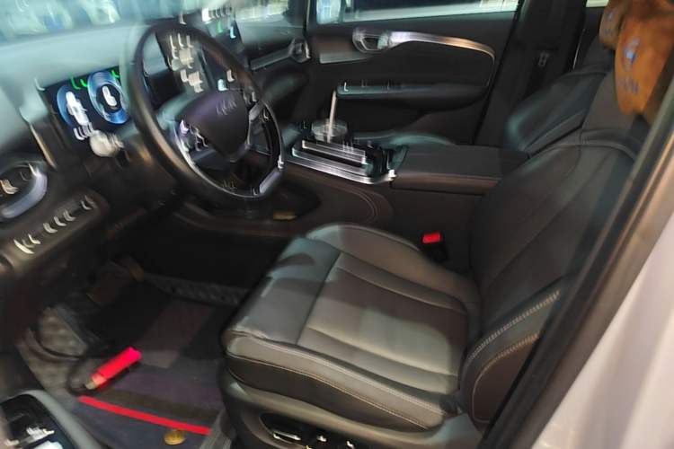Used AION V 2023 Plus 70 Seven-seater Business Edition Left Front Seat