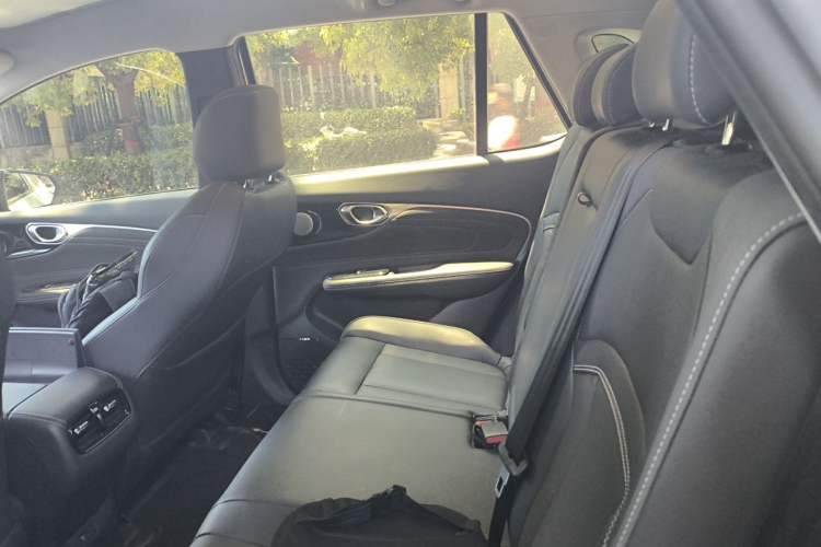 Used AION V 2023 Plus 70 Smart Enjoyment Seven-Seater Edition Ternary Lithium Left Rear Seat