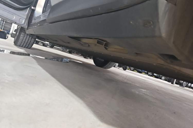 Used AION V 2023 Plus 70 Smart Tech Edition Lithium Iron Phosphate Left Side Sill