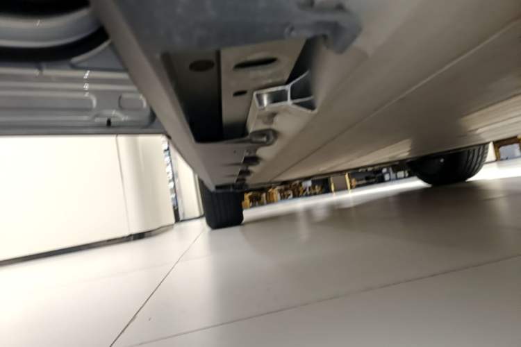 Used AION V 2023 Plus 70 Smart Enjoyment Seven-Seater Edition Ternary Lithium Left Side Sill