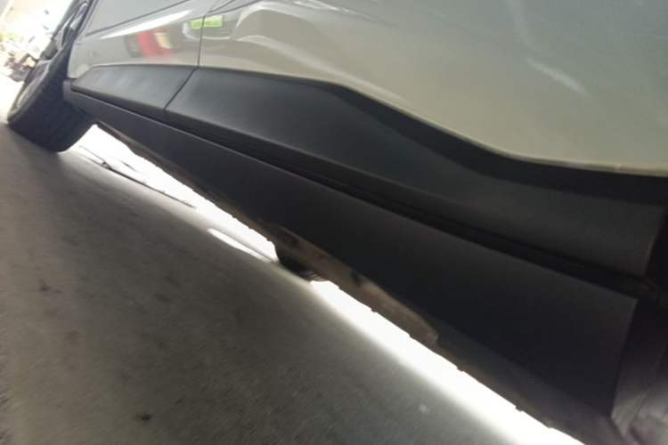 Used AION V 2023 Updated Plus 70 Intelligent Edition Lithium Iron Phosphate Left Side Sill