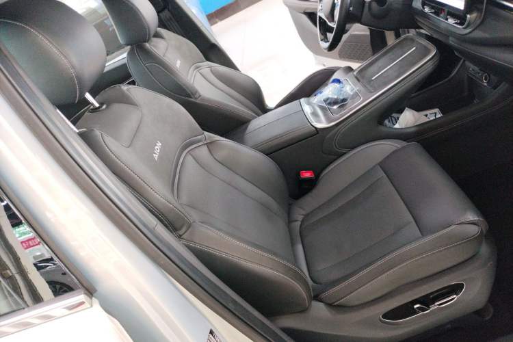 Used AION V 2023 Plus 70 Smart Tech Edition Lithium Iron Phosphate Right Front Seat