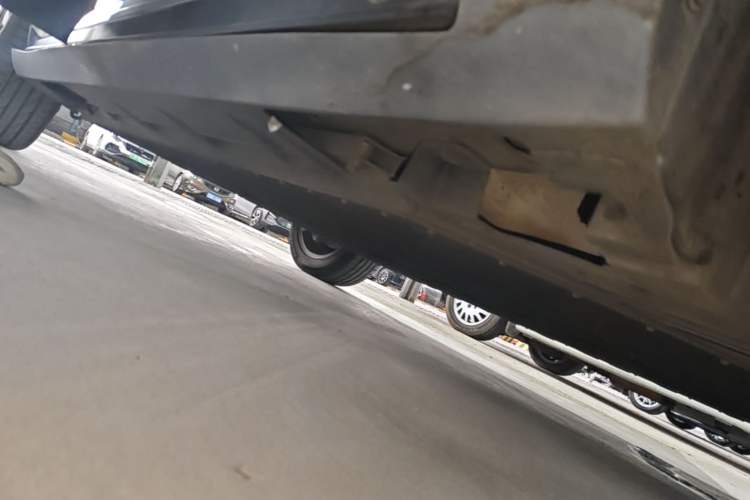 Used AION V 2023 Plus 70 Smart Tech Edition Lithium Iron Phosphate Right Side Sill