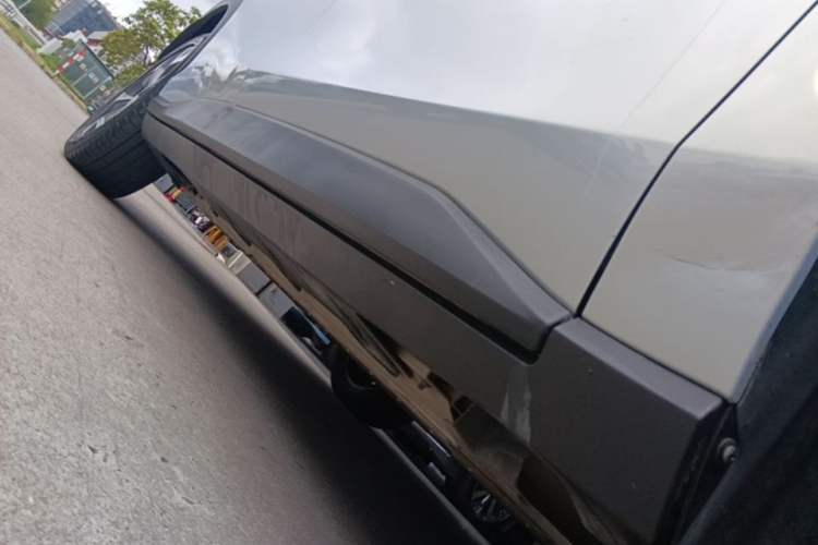Used AION V 2023 Updated Plus 70 Intelligent Edition Lithium Iron Phosphate Right Side Sill