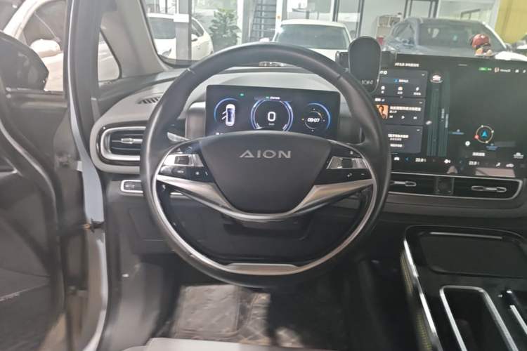 Used AION V 2023 Plus 70 Smart Tech Edition Lithium Iron Phosphate Steering Wheel