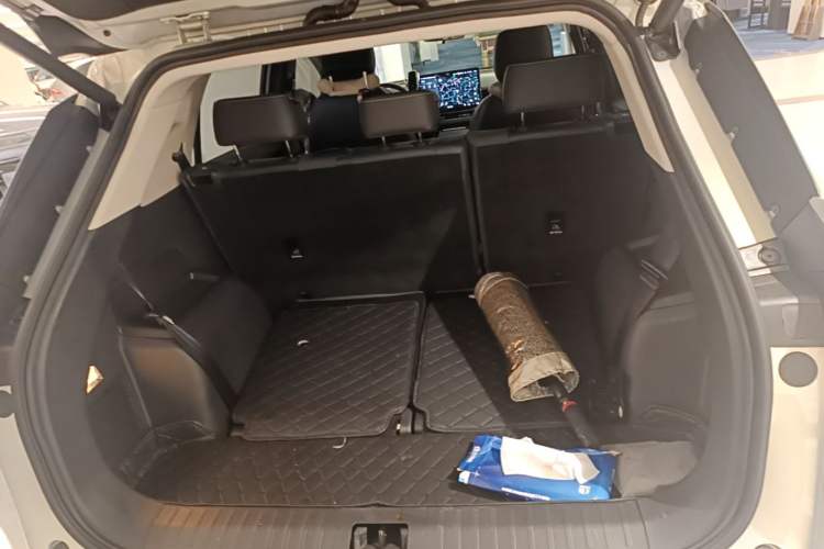 Used AION V 2023 Plus 70 Smart Enjoyment Seven-Seater Edition Ternary Lithium Trunk