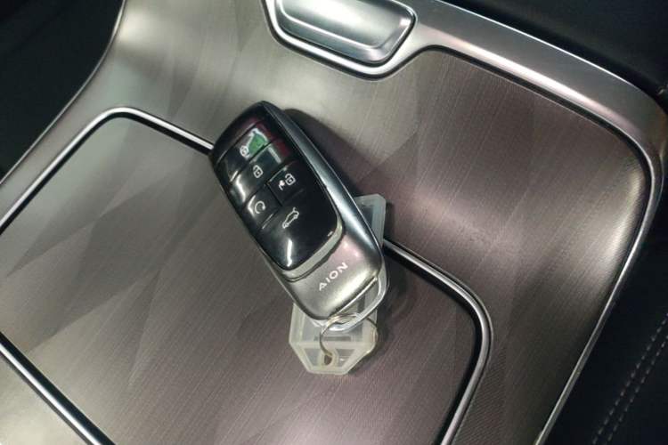Used AION V 2023 Plus 70 Smart Tech Edition Lithium Iron Phosphate Vehicle Key