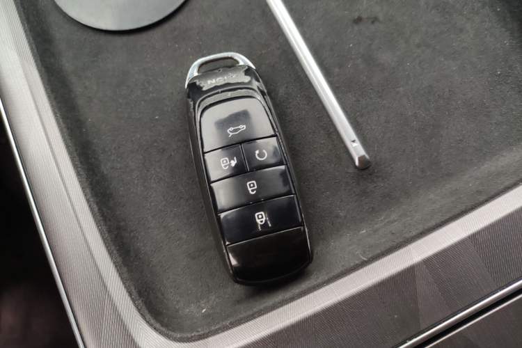Used AION V 2023 Plus 70 Smart Tech Edition Lithium Iron Phosphate Vehicle Key