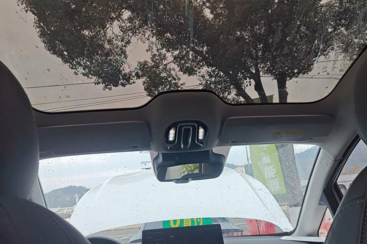 Used AION V 2023 Plus 70 Smart Edition Ternary Lithium Headliner