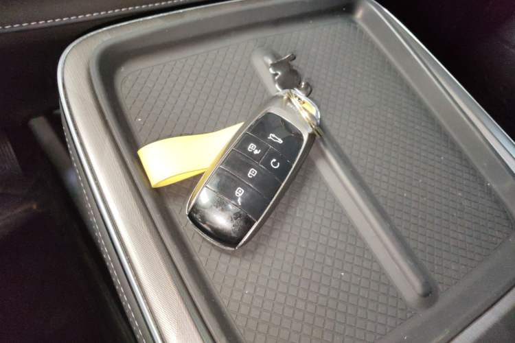 Used AION V 2023 Plus 70 Super Fast Charging Version Ternary Lithium Interior 1