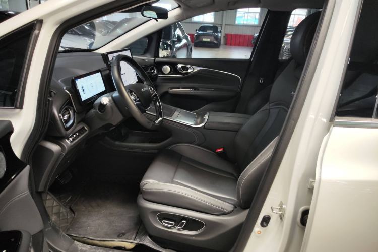Used AION V 2023 Plus 70 Super Fast Charging Version Ternary Lithium Left Front Seat