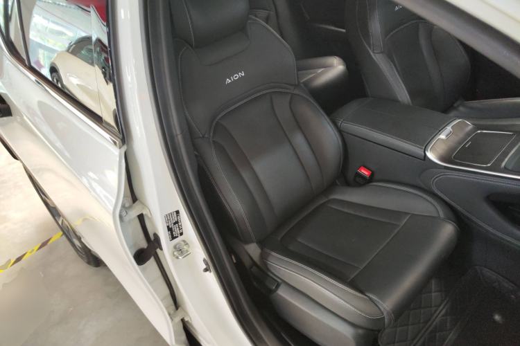 Used AION V 2023 Plus 70 Super Fast Charging Version Ternary Lithium Right Front Seat