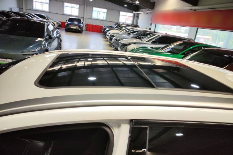 Used AION V 2023 Plus 70 Super Fast Charging Version Ternary Lithium Roof